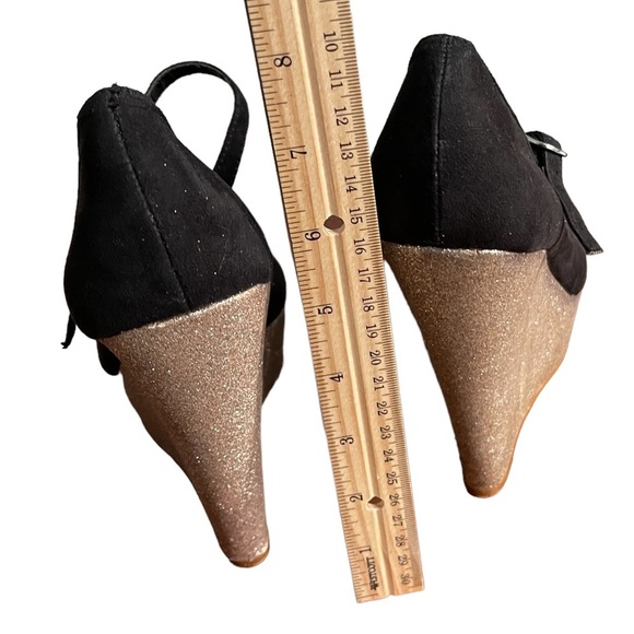 Steve Madden Black Open Toe with Shimmery Gold  Supper Hight Heels Wedges Size:7 - Picture 6 of 10